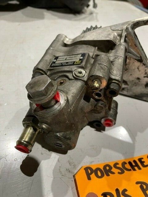 95-98 PORSCHE 911 993 POWER STEERING PUMP HOUSING ASSEMBLY