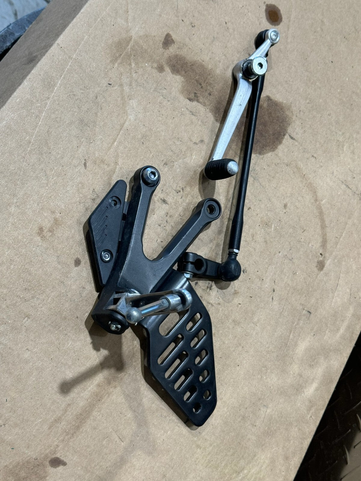 17 18 19 20 YAMAHA YZFR6 YZF-R6 OEM LEFT REAR SET SHIFTER FOOT PEG ...