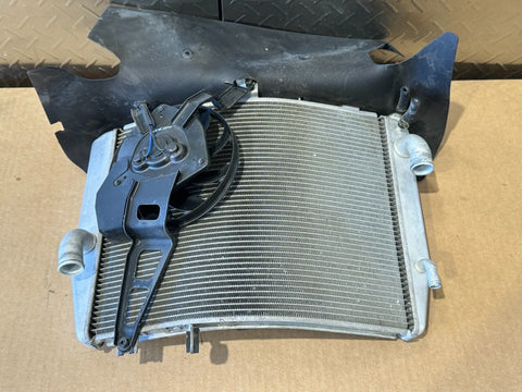 05 06 KAWASAKI NINJA ZX6R 636 OEM RADIATOR RAD COOLING FAN