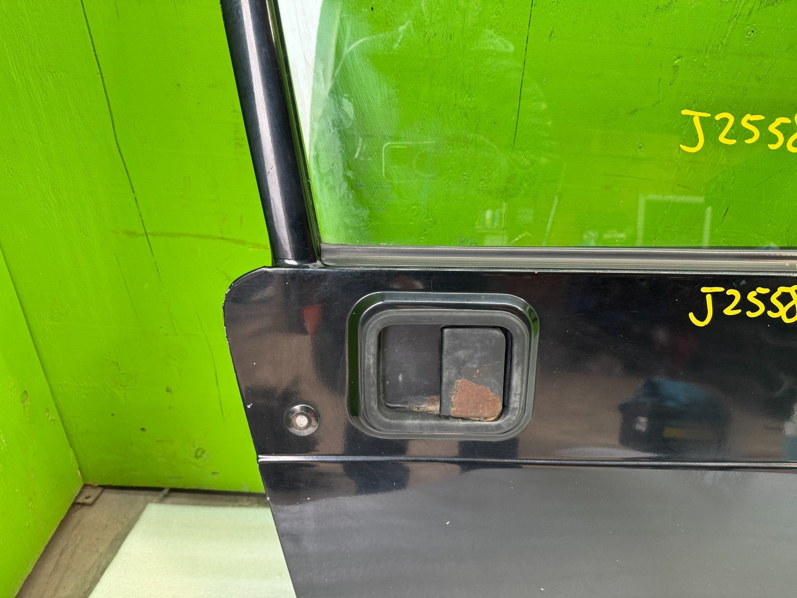 47023172