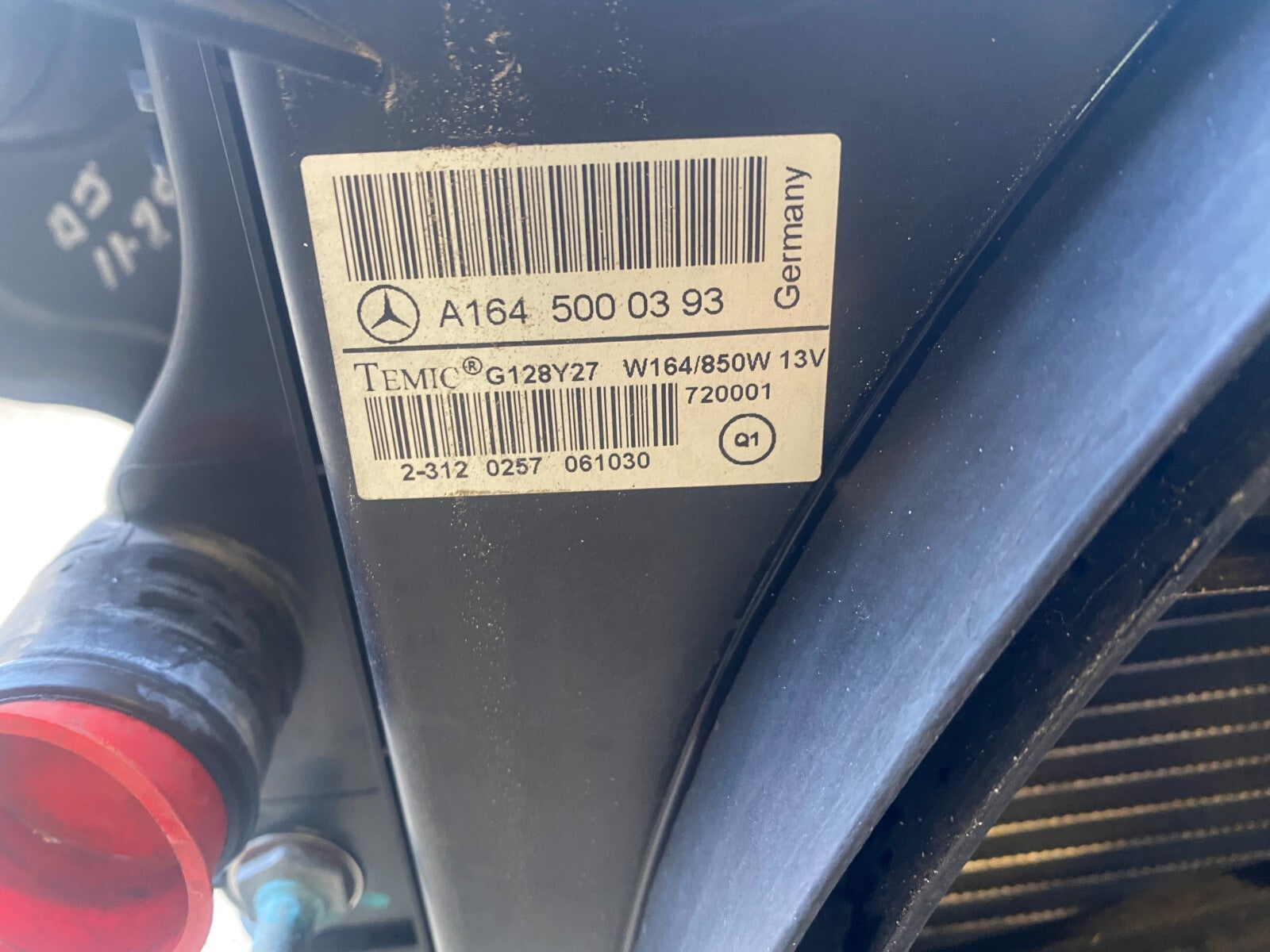 46073085