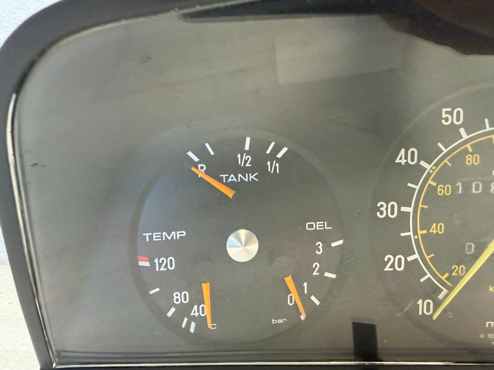 47717587
