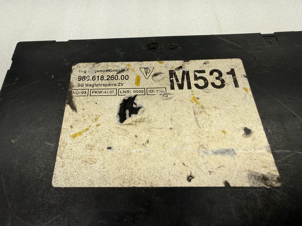 47701589
